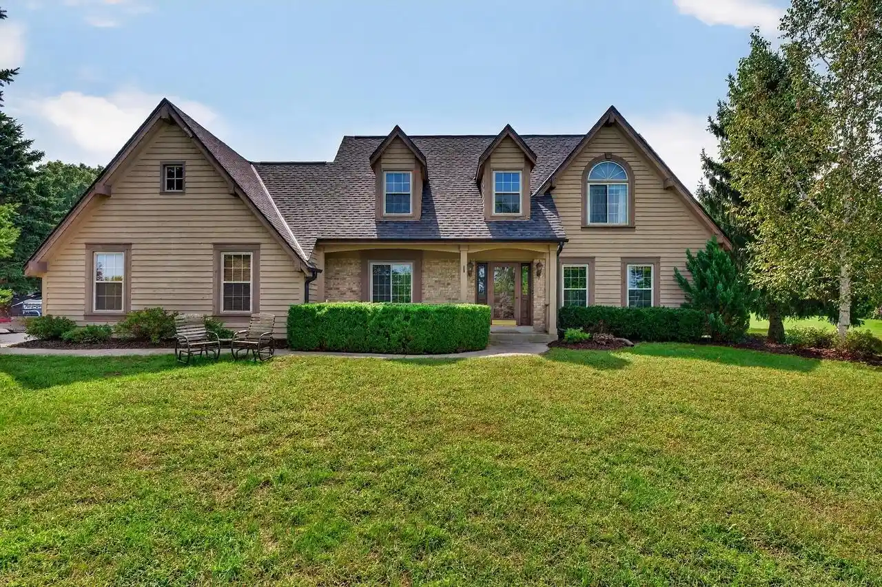 Photo 1 of Single family home for sale at S93w33523 Fieldside Court Court, Mukwonago, WI 53149 | MLS# 1977420 | Listing updated on 2026-09-17