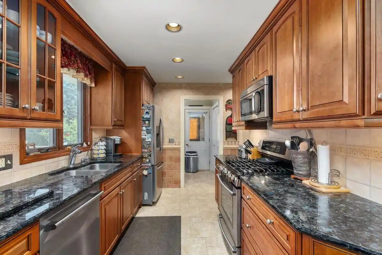 Photo 3 of Single family home for sale at E11990 Bent Tree Dr Dr, Baraboo, WI 53913 | MLS# 2031083 | Listing updated on 2026-08-29