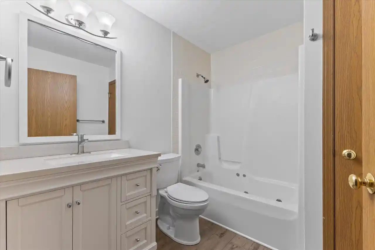 5th image of 635 W Briarknoll Ct -637th Ct Ct, Saukville, WI 53080