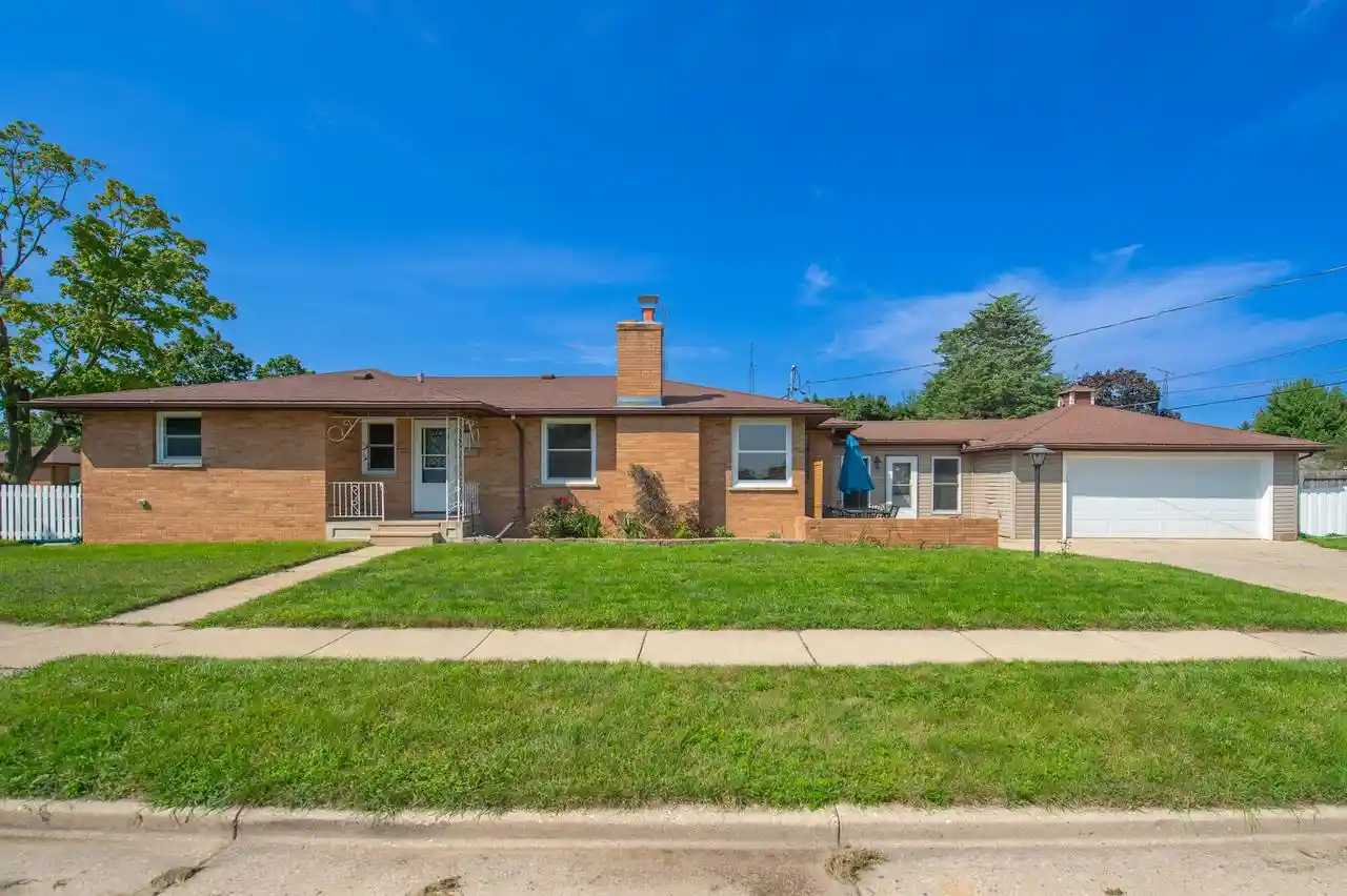 Photo 1 of Single family home for sale at 1624 36th Street Street, Kenosha, WI 53140 | MLS# 1977428 | Listing updated on 2026-09-10