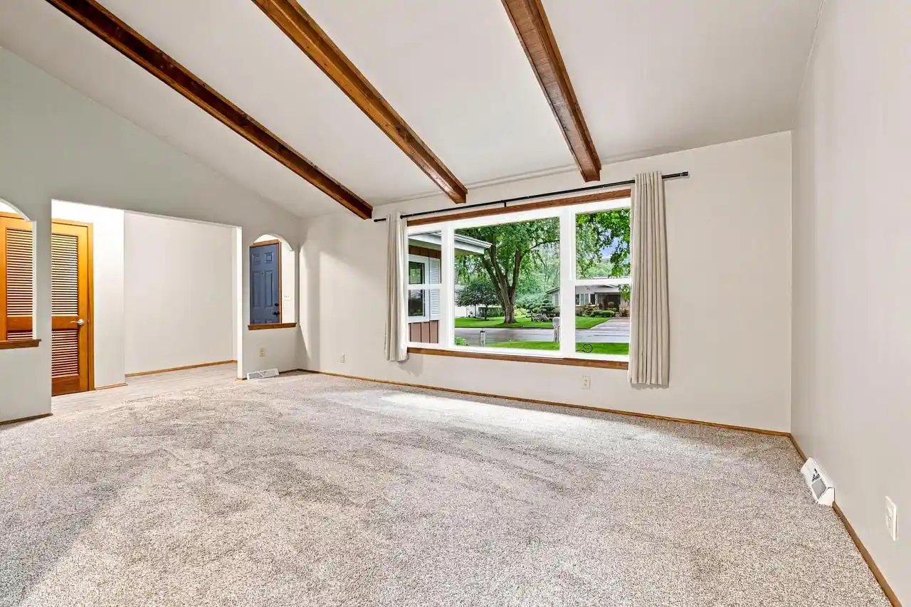 4th image of W157N10840 Catskill Lane Lane, Germantown, WI 53022 | MLS# 1977429