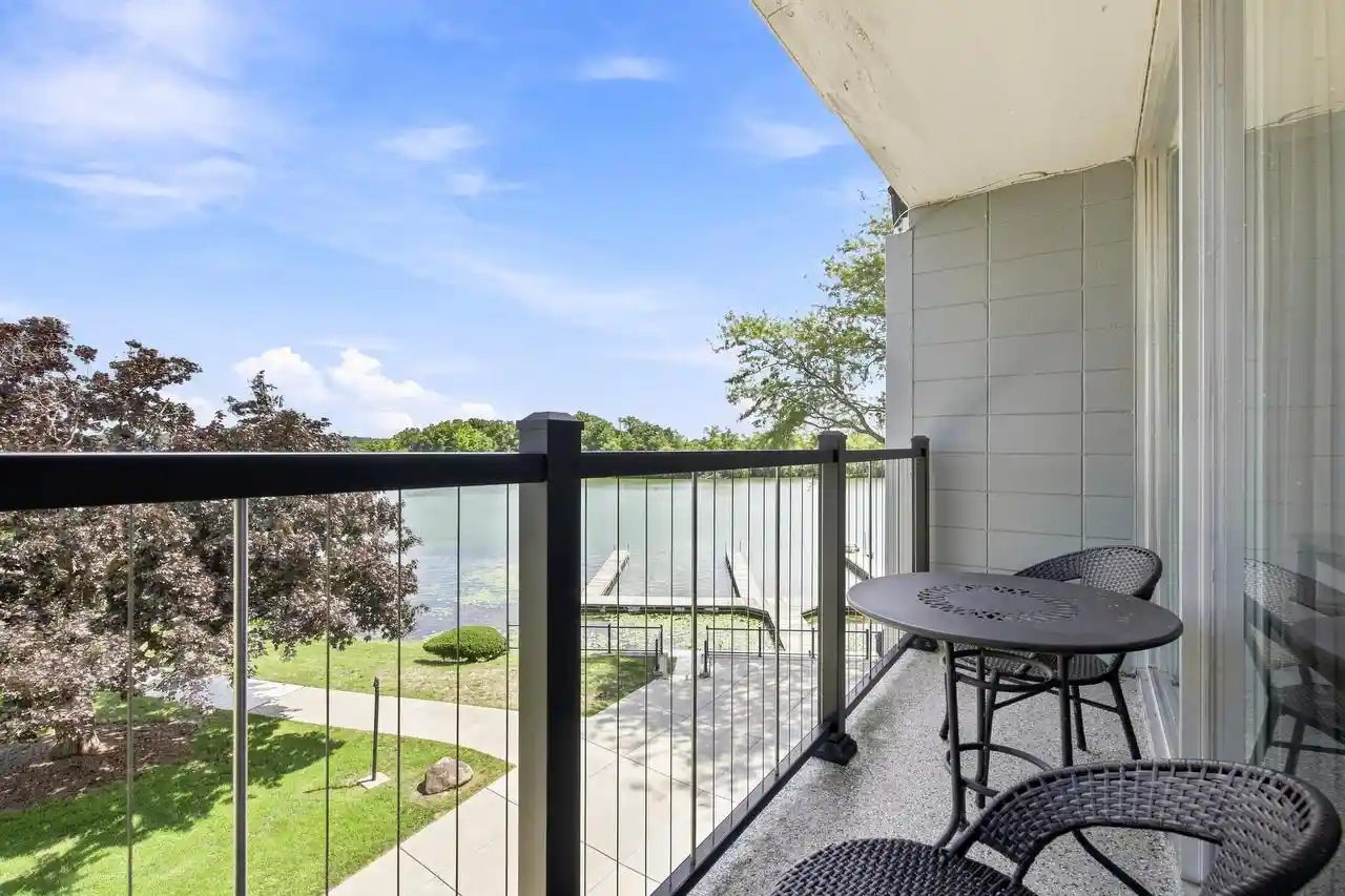 Listing Photo 4 - Condo for sale in building located at 3405 S Browns Lake Dr Dr, Burlington, WI 53105 - Unit #22