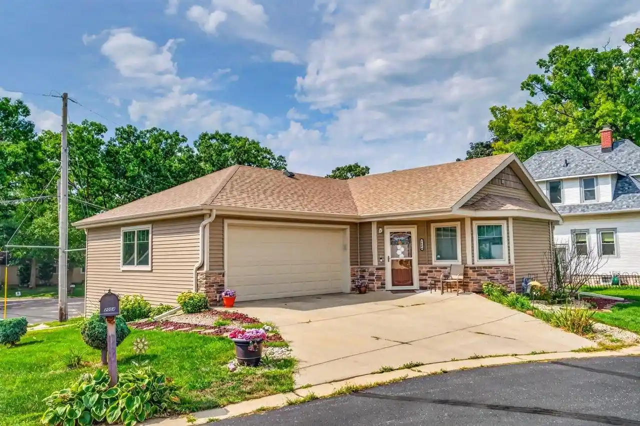 Photo 1 of Condo for sale at 2004 Butler Ct, Middleton, WI 53562 | MLS# 2031089 | Listing updated on 2026-09-12