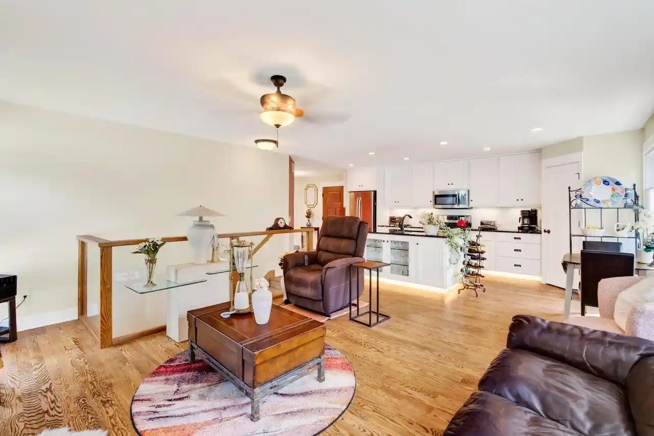 Listing Photo 4 - Condo for sale in building located at 2004 Butler Ct, Middleton, WI 53562