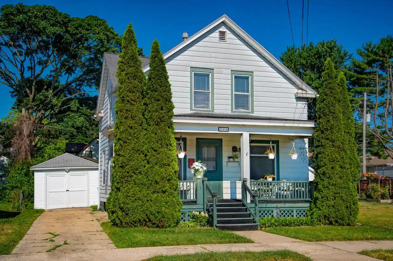 1st image of 700 Grove Avenue Avenue, Racine, WI 53405 | MLS# 1977448