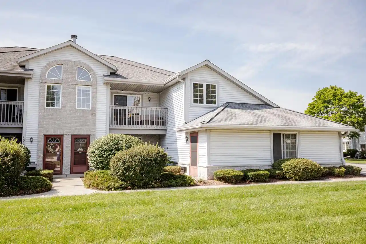 1st image of 1061 Quinlan Dr Dr #F, Pewaukee, WI 53072 | MLS# 1977449