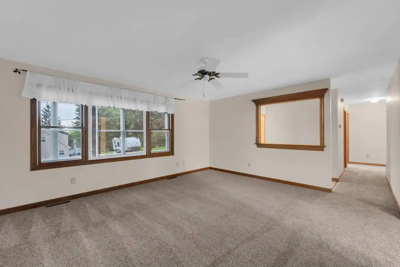 Photo 4 of Single family home for sale at W1328 Glenwood Road Road, Lake Geneva, WI 53147 | MLS# 1977454 | Listing updated on 2026-09-17