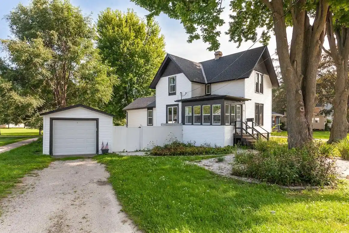 1st image of 229 S Concord Road Road, Oconomowoc, WI 53066 | MLS# 1977455