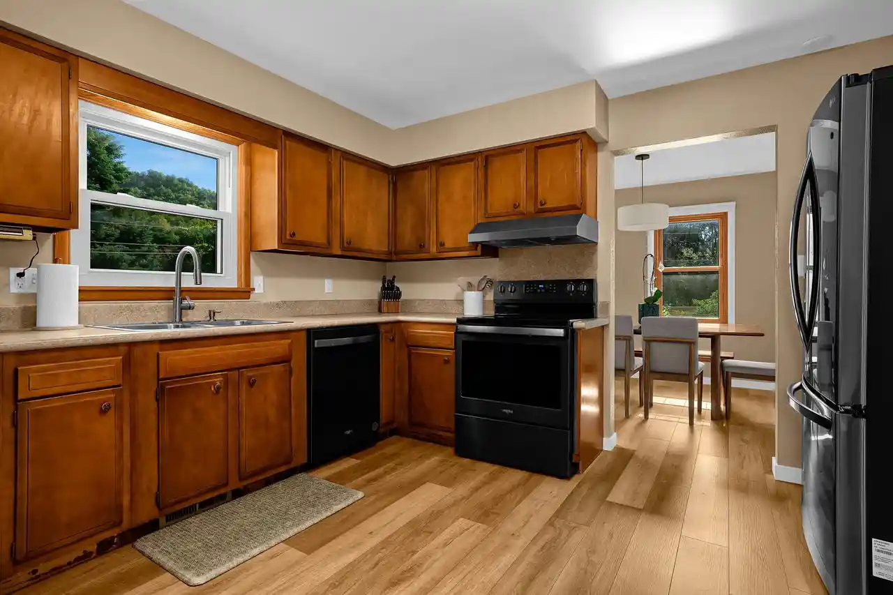 Photo 3 of Single family home for sale at 2555 Madison Pl Pl, La Crosse, WI 54601 | MLS# 1977467 | Listing updated on 2026-09-09
