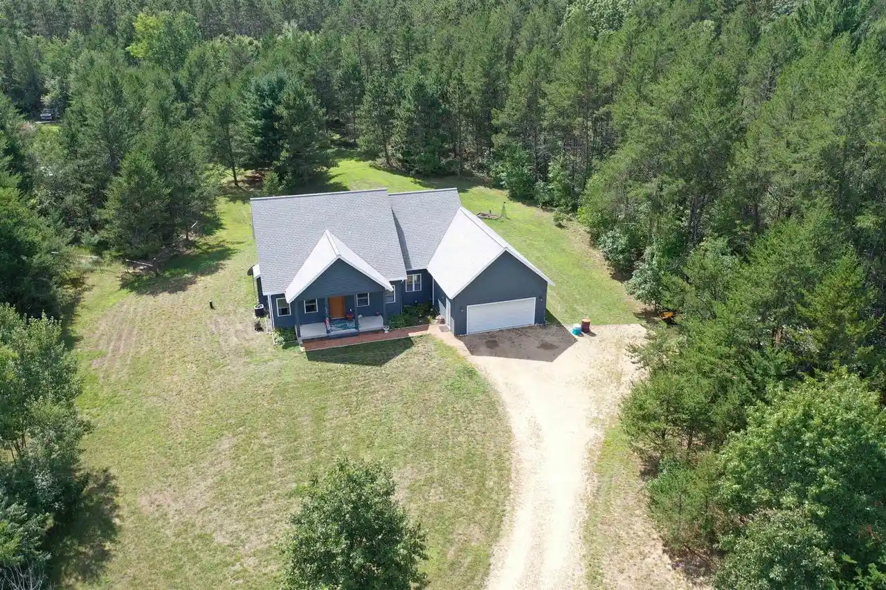 4th image of W1624 Dees Rd, Lyndon Station, WI 53944 | MLS# 2031110