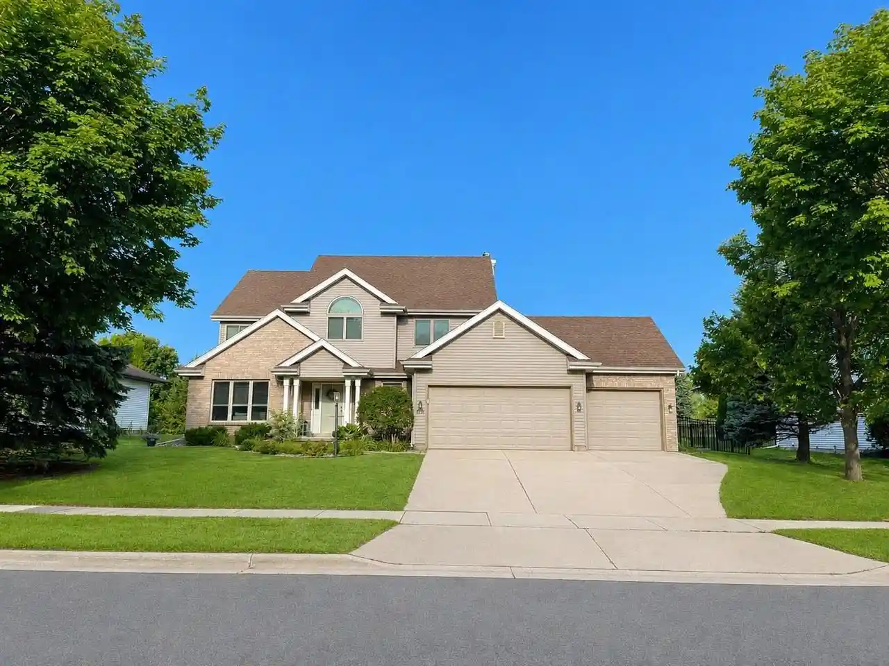Photo 1 of Single family home for sale at 418 Augusta Dr, Madison, WI 53717 | MLS# 2031111 | Listing updated on 2026-09-16