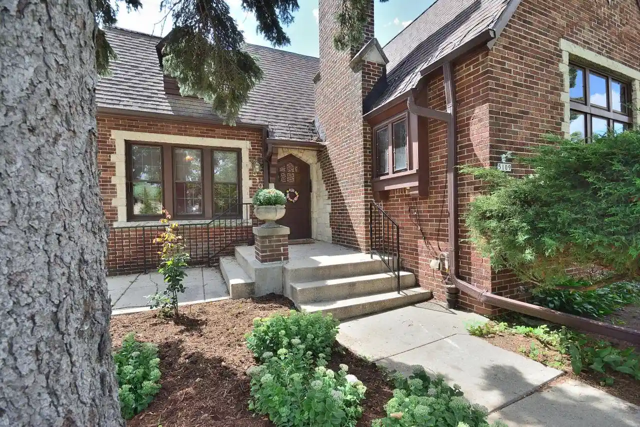 Photo 1 of Single family home for sale at 5109 W Washington Blvd, Milwaukee, WI 53208 | MLS# 1977472 | Listing updated on 2026-09-11
