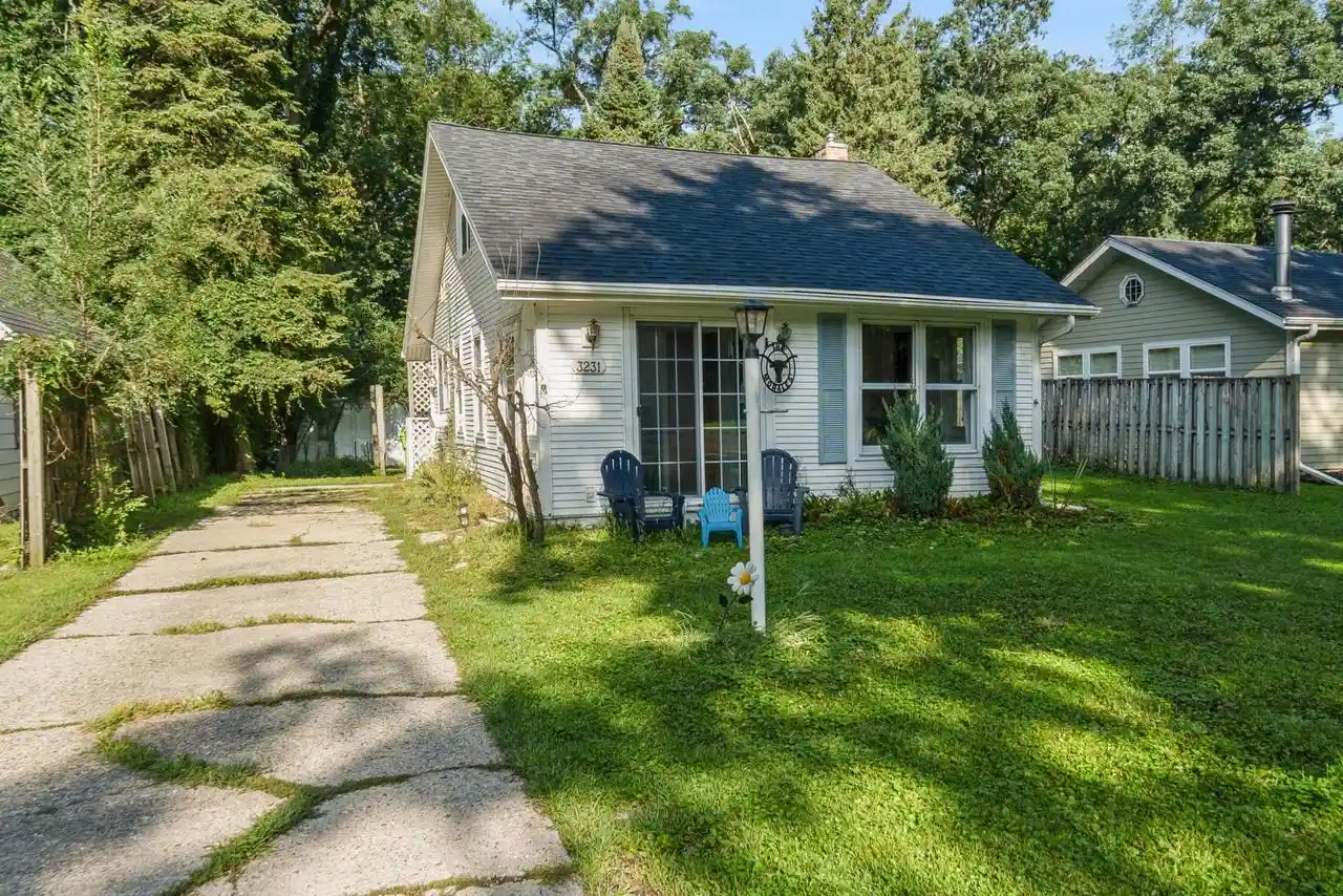 Photo 2 of Single family home for sale at 3231 Chicago Club Dr Dr, Delavan, WI 53115 | MLS# 1977473 | Listing updated on 2026-09-10