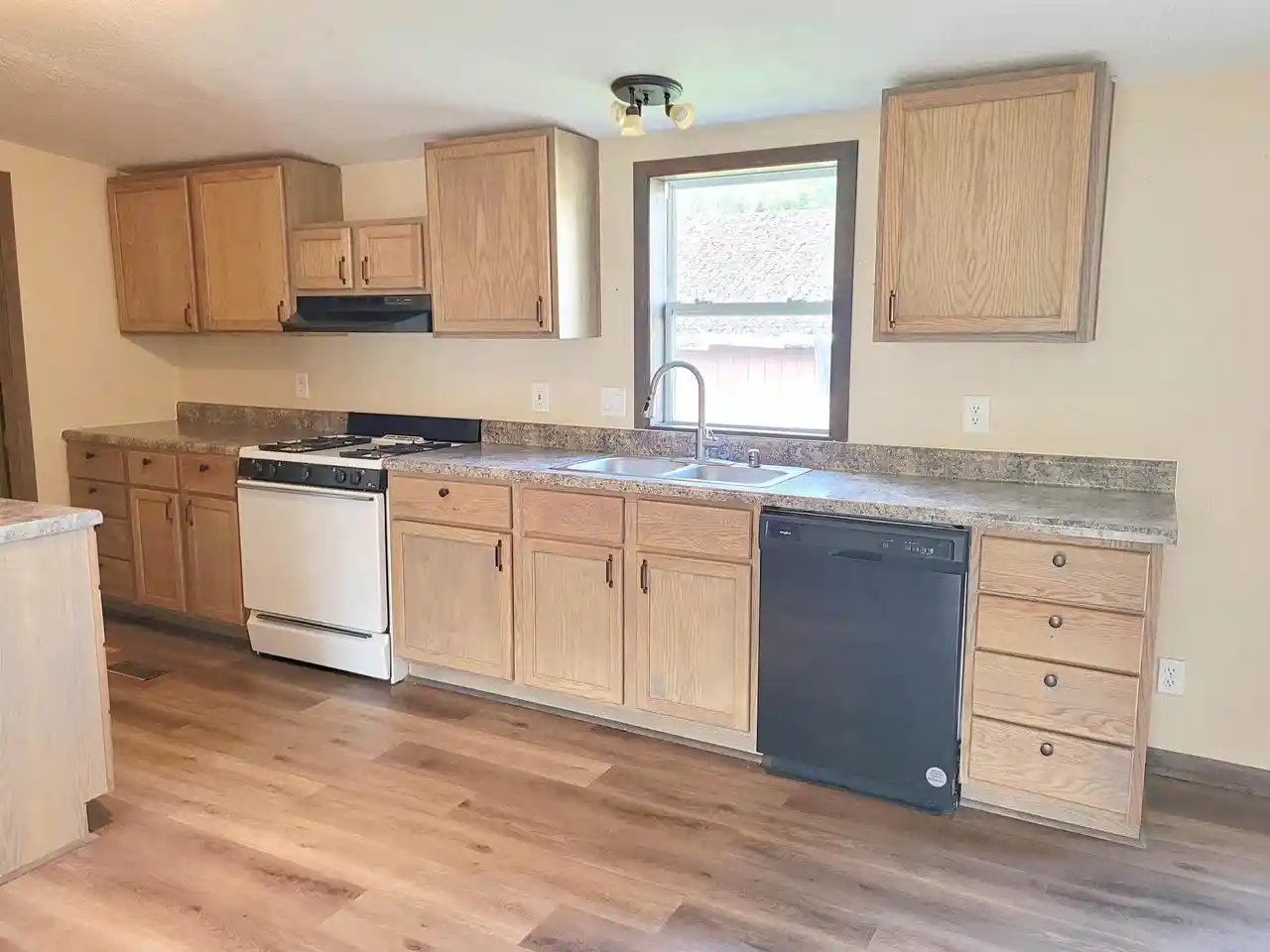 21st image of E8568 Market Street Street, New London, WI 54961 | MLS# 50331507