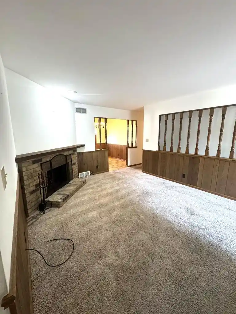 Photo 3 of Sale Pending at 5527 N Meadows Dr Dr, Racine, WI 53402 | MLS# 1977480 | Listing updated on 2026-09-09
