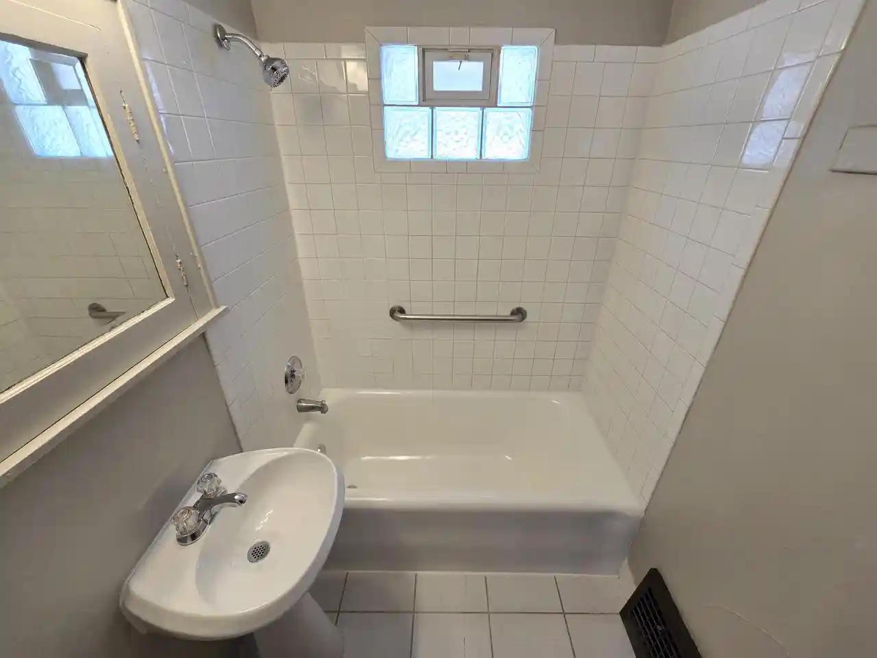 Photo 3 of Single family home for sale at 4933 N 38th Street Street, Milwaukee, WI 53209 | MLS# 1977486 | Listing updated on 2026-08-31