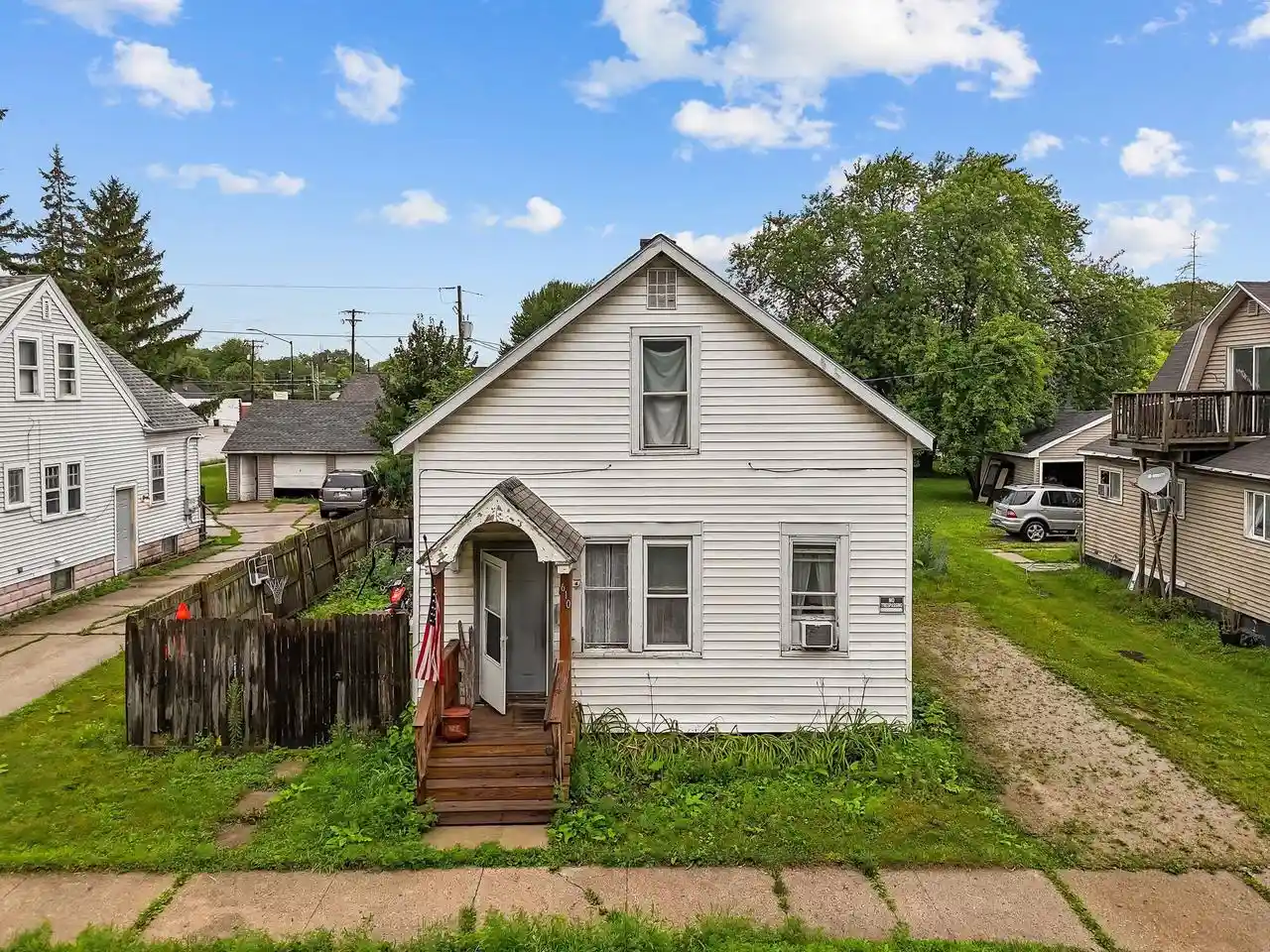Photo 1 of Single family home for sale at 610 11th Avenue Avenue, Green Bay, WI 54303 | MLS# 50331515 | Listing updated on 2026-09-14