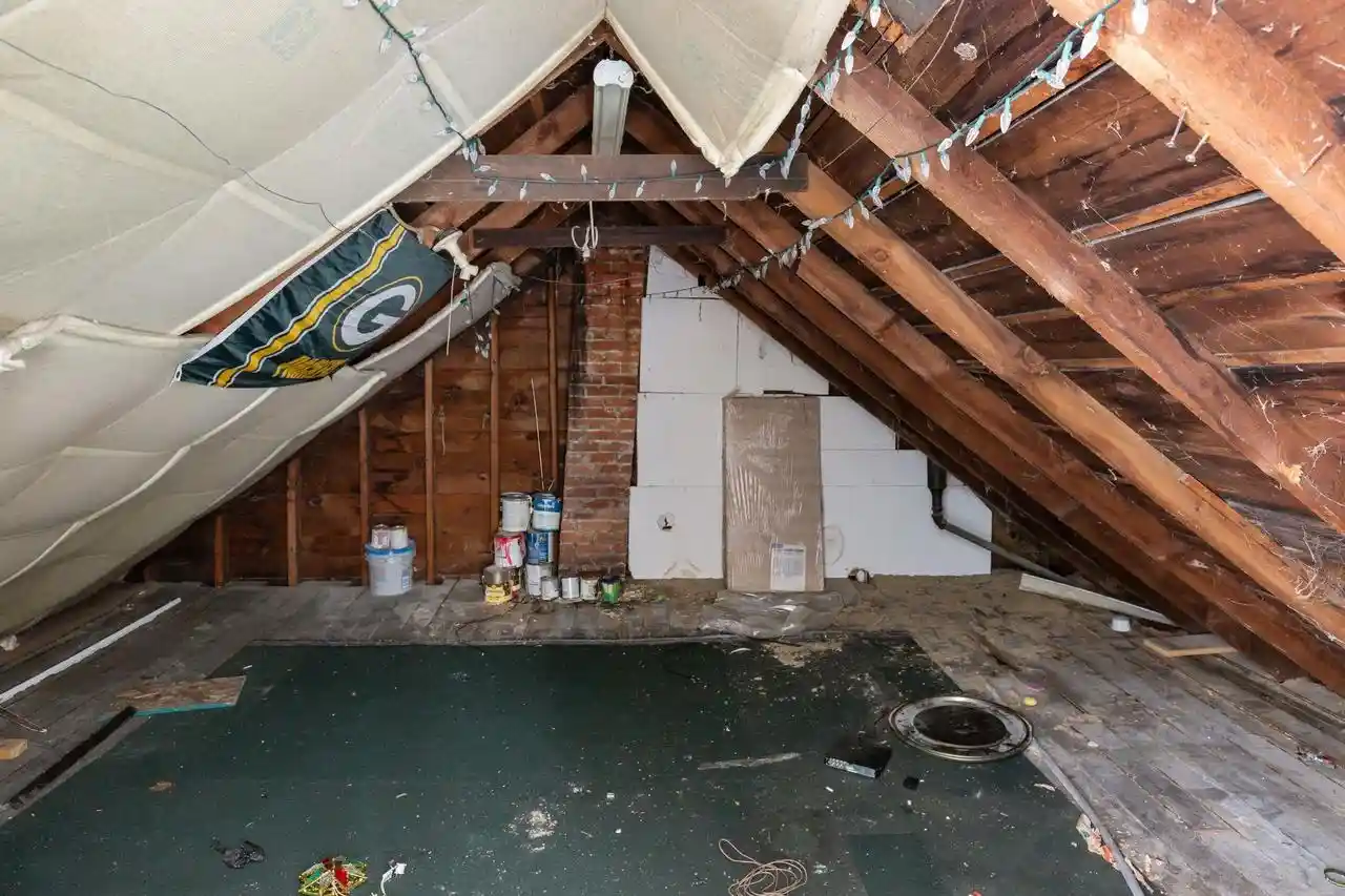 Photo 3 of Single family home for sale at 610 11Th Avenue Avenue, Green Bay, WI 54303 | MLS# 50331515 | Listing updated on 2026-09-14