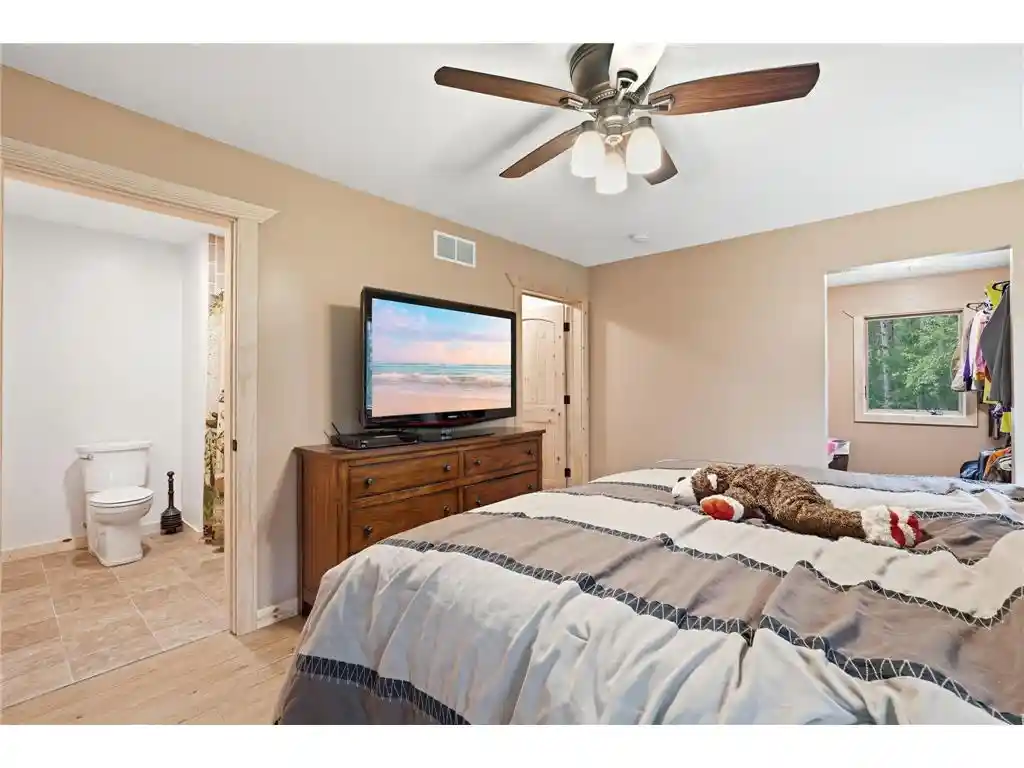 Photo 4 of Single family home for sale at 1131 Broken Arrow Road Road, Hudson, WI 54016 | MLS# 7132039 | Listing updated on 2026-09-22