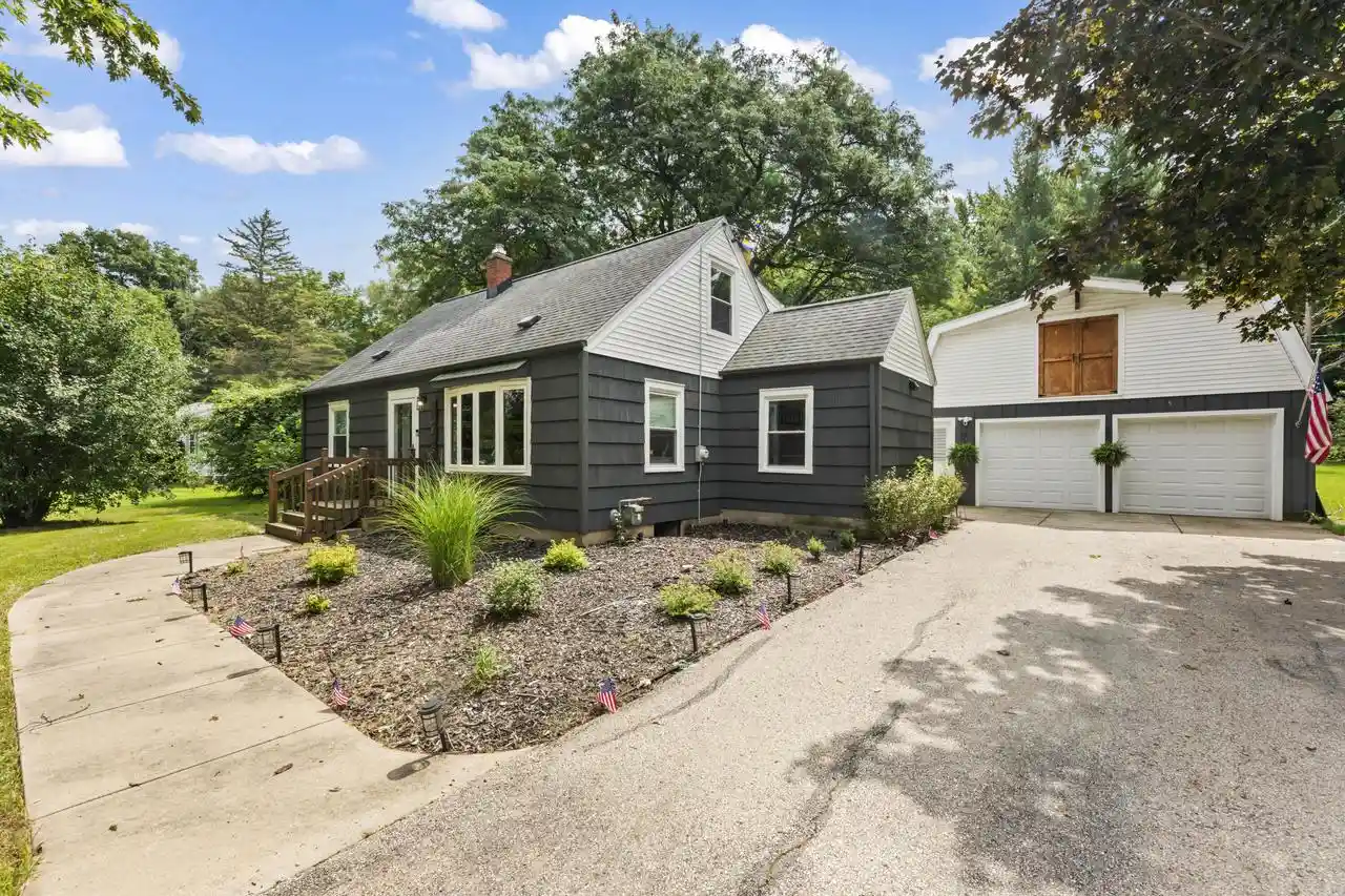 image of 16845 Judith Lane Lane, Brookfield, WI 53005 | MLS# 1977489