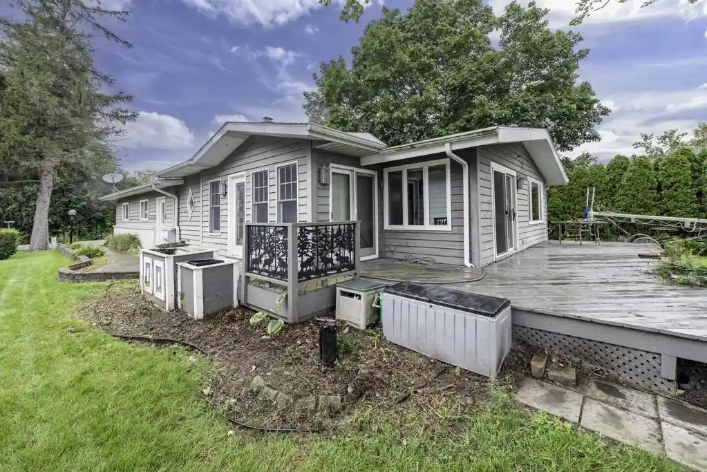 1st image of 19123 101 Street Street, Bristol, WI 53104 | MLS# 1977492