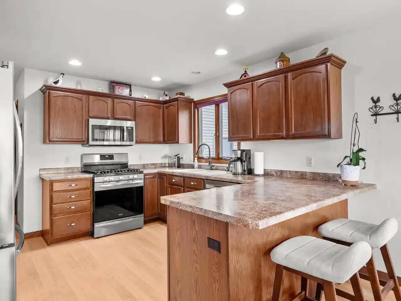 Photo 2 of Single family home for sale at 6502 Cloverleaf Ct, Sheboygan, WI 53081 | MLS# 1977493 | Listing updated on 2026-09-05