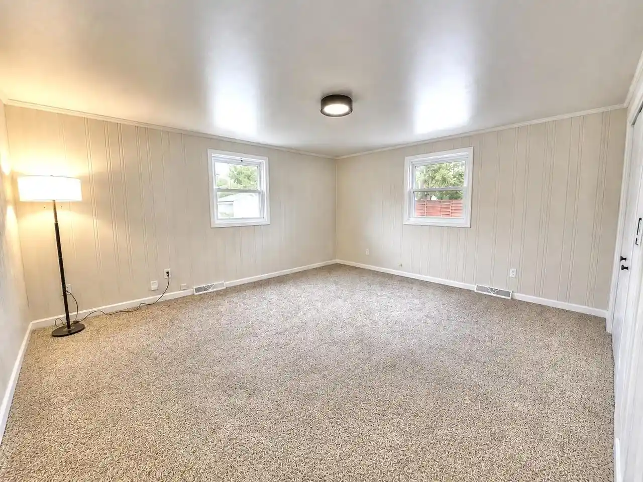 2nd image of 564 Oak Street Street, Neenah, WI 54956 | MLS# 50331533