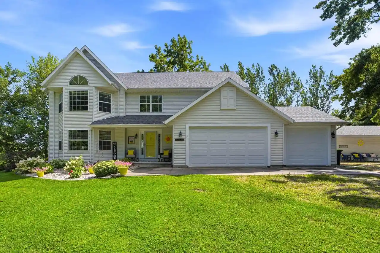 1st image of E5179 County Road B, Manawa, WI 54949 | MLS# 50331534