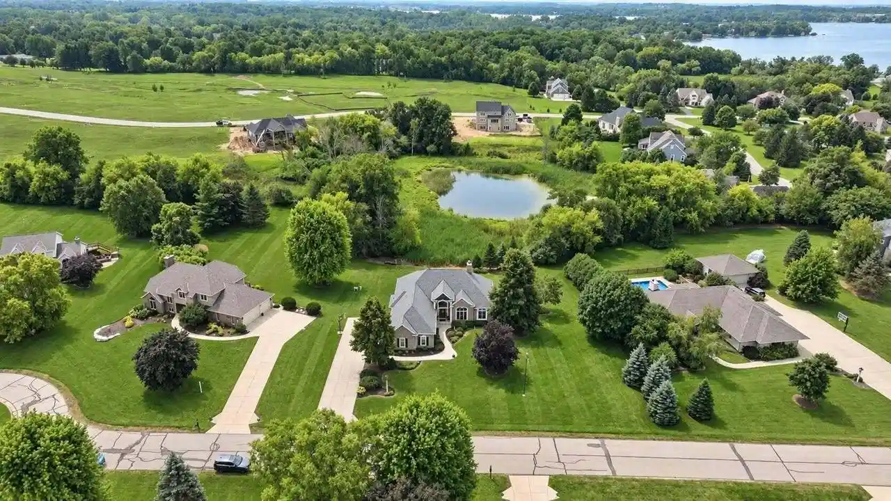 Photo 3 of Single family home for sale at N66w38333 Deer Crk Ct, Oconomowoc, WI 53066 | MLS# 1977500 | Listing updated on 2026-09-18