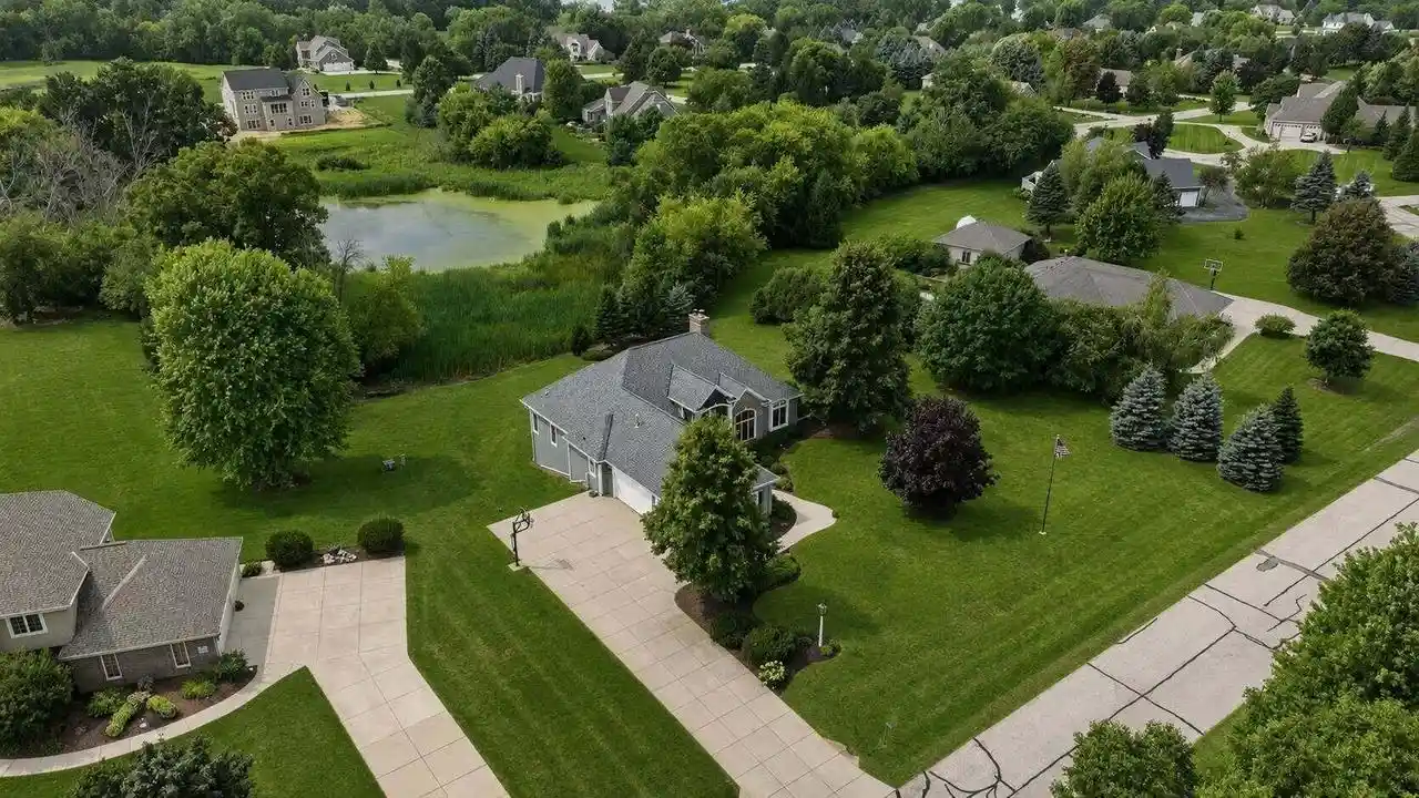 Photo 4 of Single family home for sale at N66w38333 Deer Crk Ct, Oconomowoc, WI 53066 | MLS# 1977500 | Listing updated on 2026-09-18