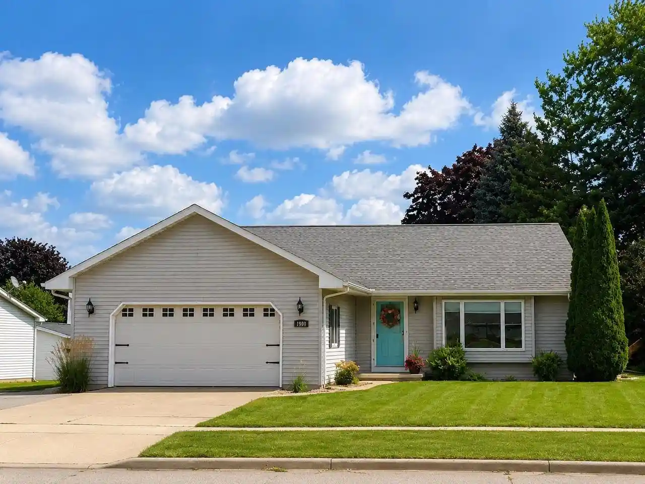 Photo 1 of Single family home for sale at 1900 Fieldcrest Dr Dr, Kaukauna, WI 54130 | MLS# 50331518 | Listing updated on 2026-08-25