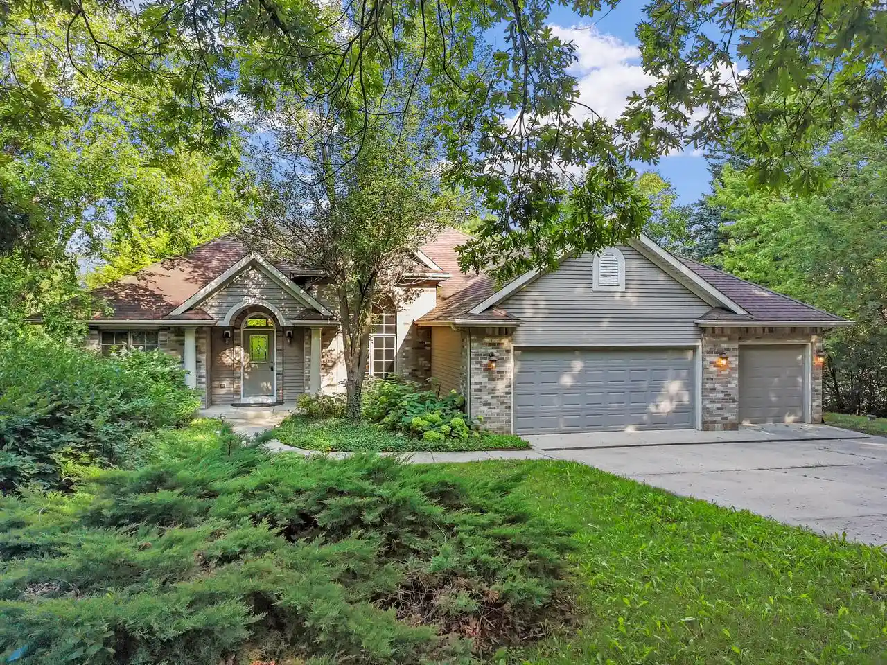 1st image of N7709 E Lakeshore Dr Dr, Whitewater, WI 53190 | MLS# 1977506