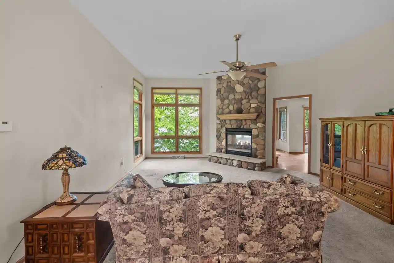 4th image of N7709 E Lakeshore Dr Dr, Whitewater, WI 53190 | MLS# 1977506
