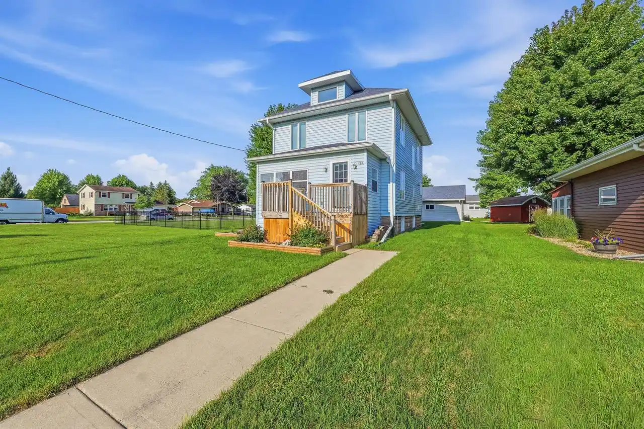 Photo 1 of Sale Pending at 684 S Park Avenue Avenue, Fond Du Lac, WI 54935 | MLS# 1977510 | Listing updated on 2026-08-27