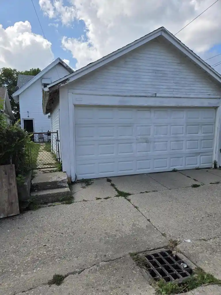 Photo 4 of Sale Pending at 2852 N 36Th Street Street, Milwaukee, WI 53210 | MLS# 1977509 | Listing updated on 2026-09-11