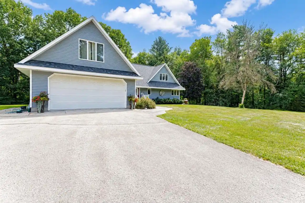 Photo 1 of Single family home for sale at N7074 State Hwy 47 55, Shawano, WI 54166 | MLS# 50331546 | Listing updated on 2026-09-05