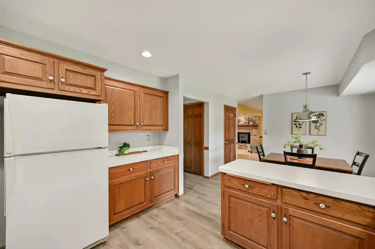 Photo 3 of Single family home for sale at S40w22816 Sommers Hills Dr, Waukesha, WI 53189 | MLS# 1977514 | Listing updated on 2026-09-22