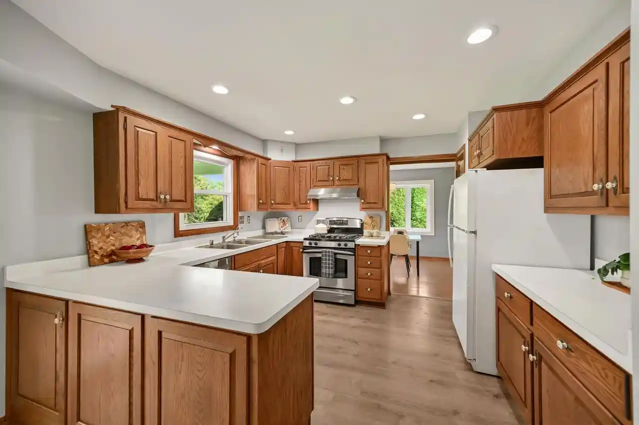 Photo 4 of Single family home for sale at S40w22816 Sommers Hills Dr, Waukesha, WI 53189 | MLS# 1977514 | Listing updated on 2026-10-22