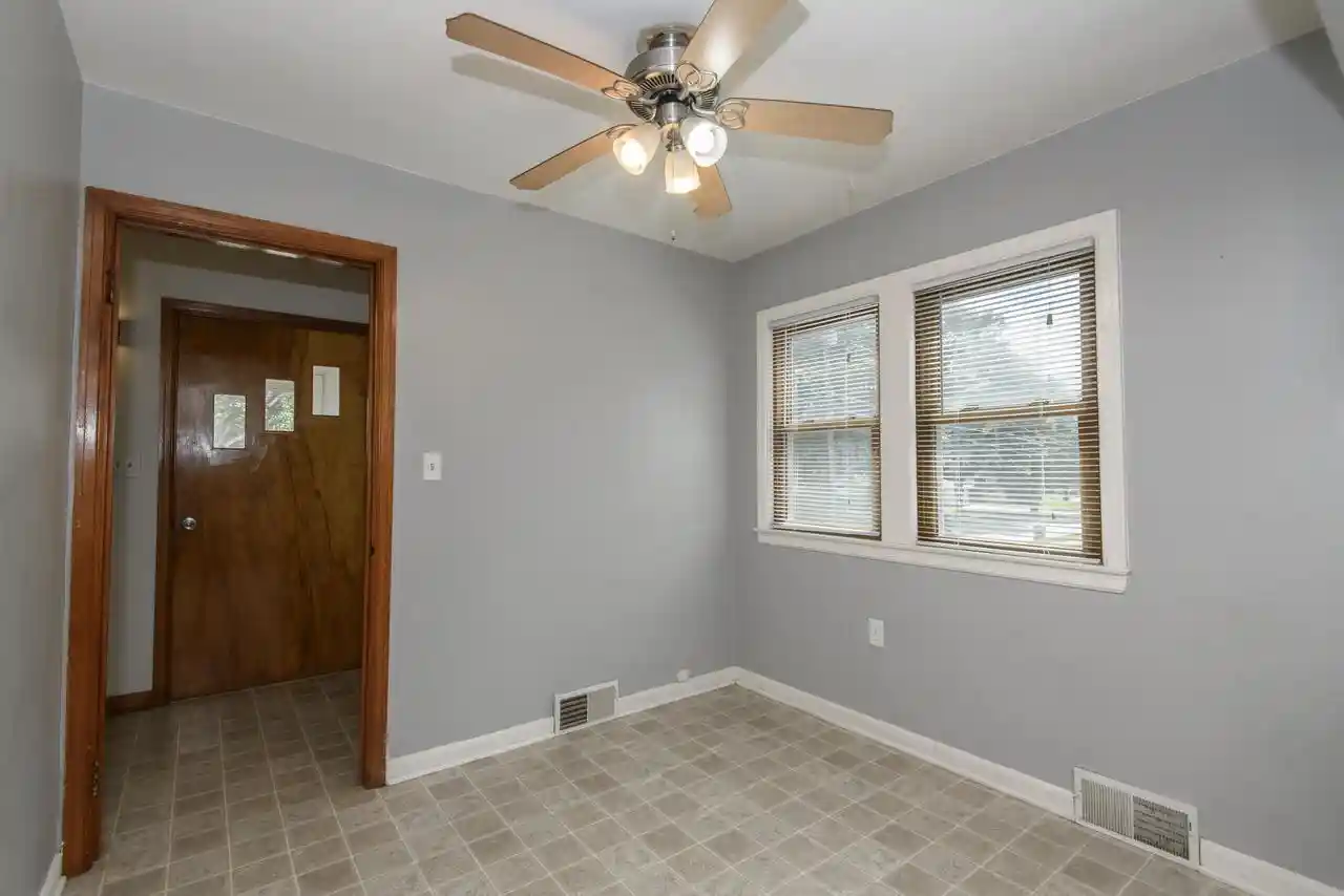 Photo 4 of Single family home for sale at 800 Western Avenue Avenue, Waukesha, WI 53188 | MLS# 1977517 | Listing updated on 2026-08-27