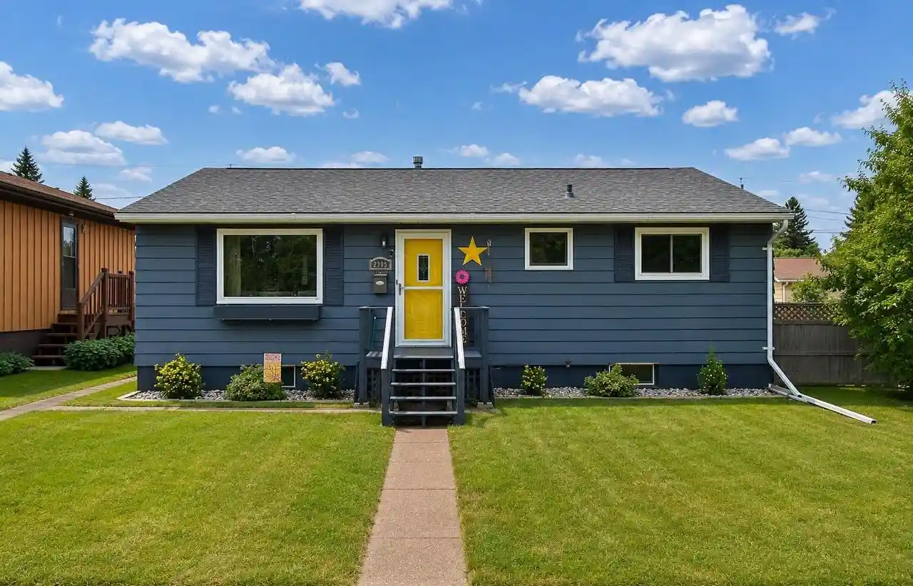 Photo 1 of Single family home for sale at 2305 Wyoming Avenue Avenue, Superior, WI 54880 | MLS# 1977516 | Listing updated on 2026-09-10