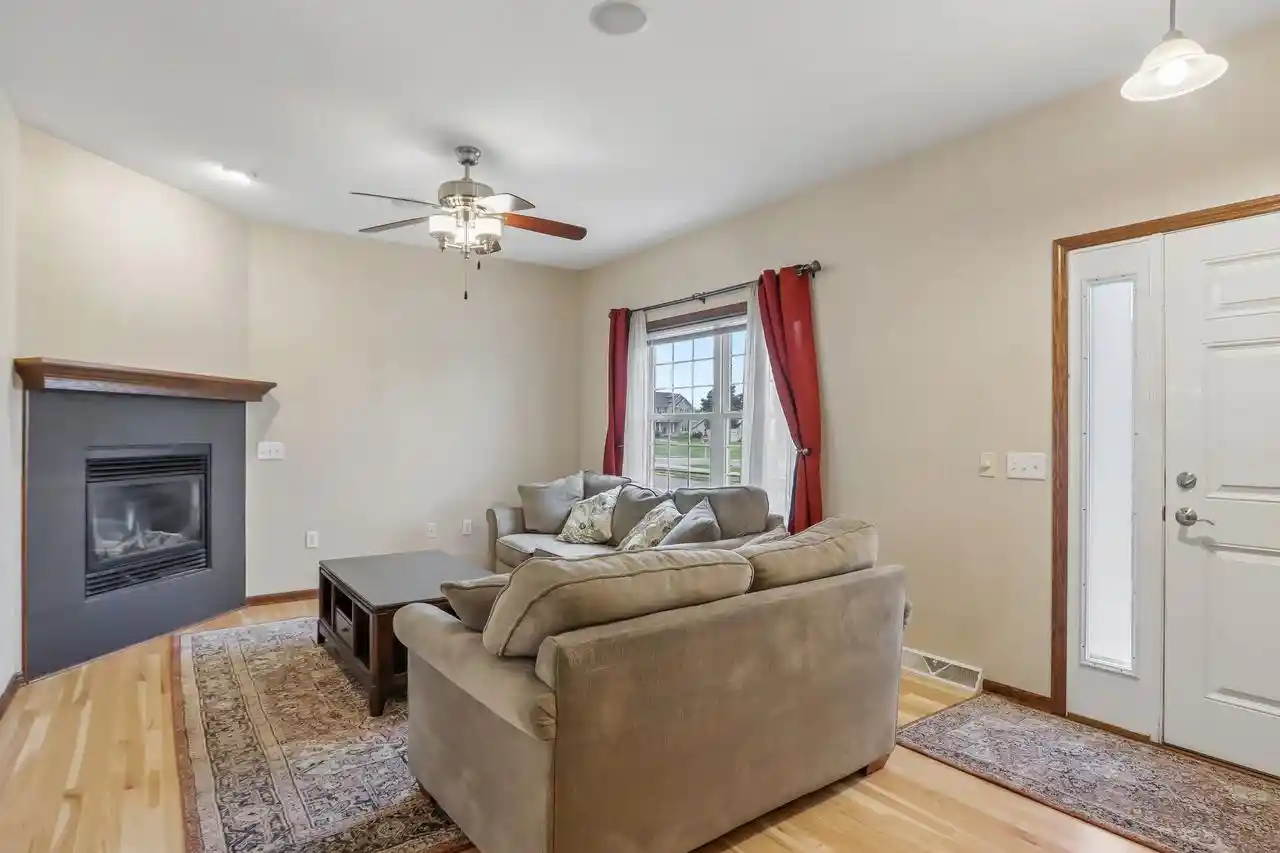 3rd image of 845 Kimball Lane Lane #4, Verona, WI 53593 | MLS# 2031138