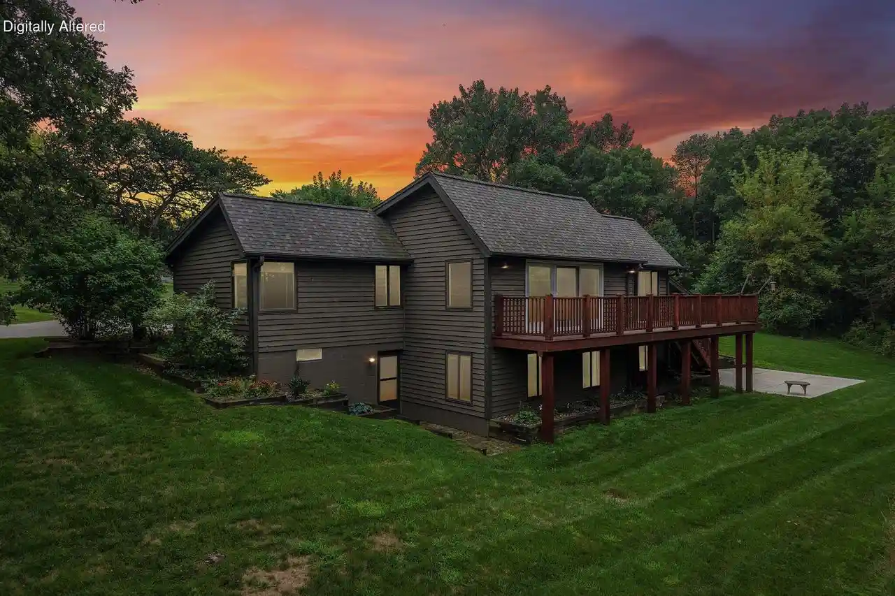 Photo 3 of Single family home for sale at W333s221 Glen Oaks Dr Dr W Dr W, Delafield, WI 53018 | MLS# 1977523 | Listing updated on 2026-08-24