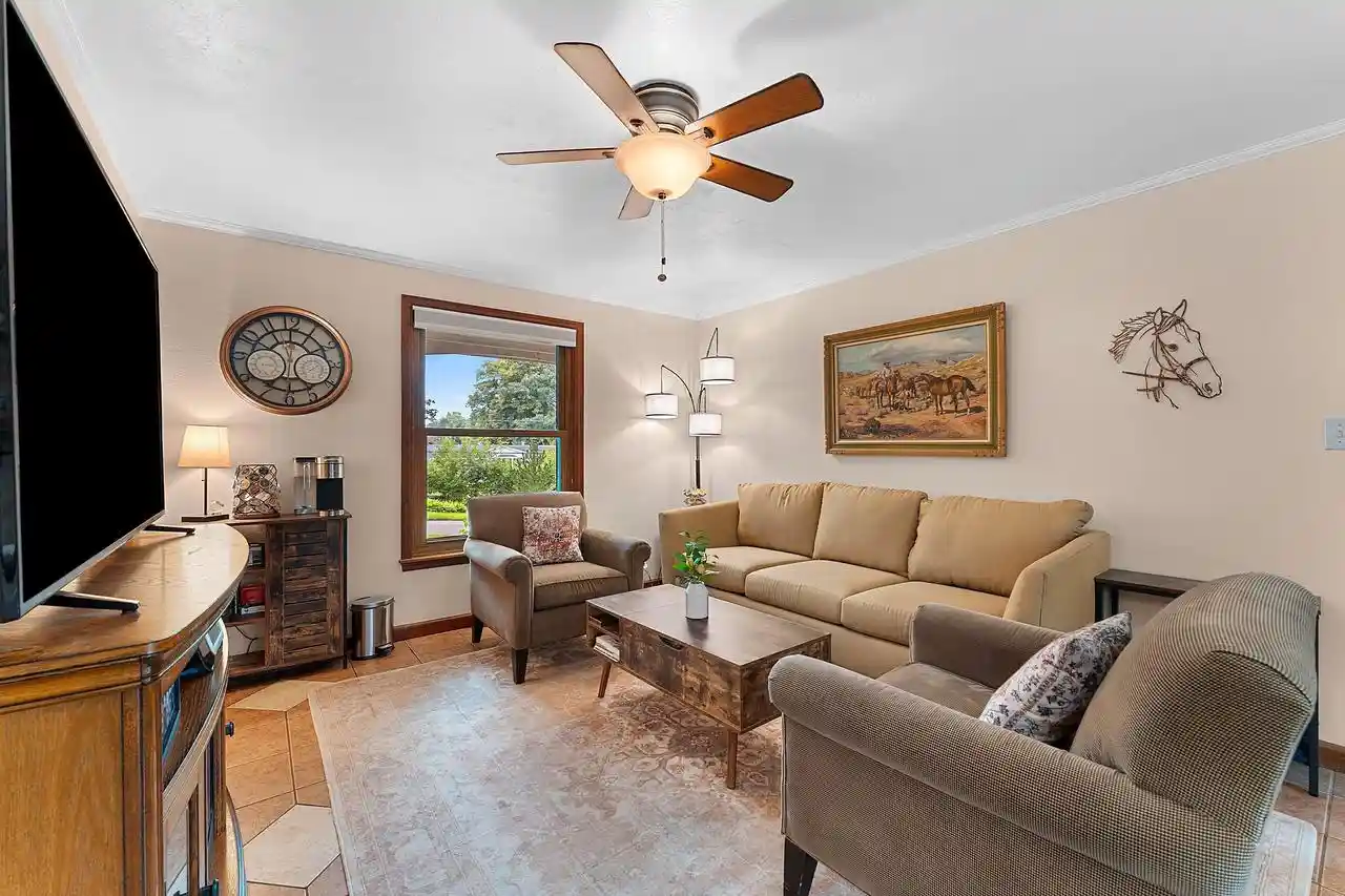 Photo 3 of Single family home for sale at 2624 Oakwood Dr Dr, Green Bay, WI 54304 | MLS# 50331550 | Listing updated on 2026-08-30