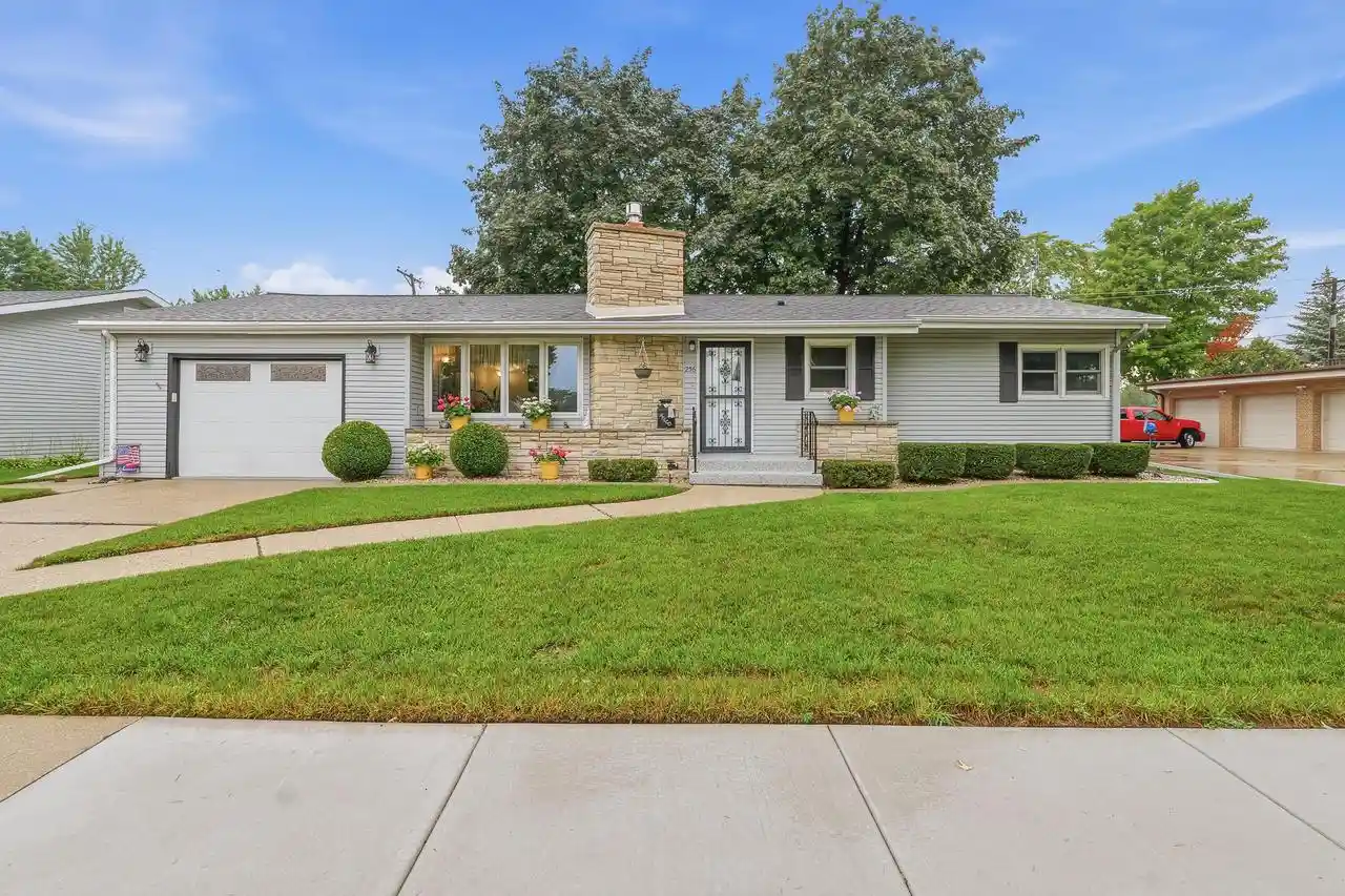 Photo 1 of Sale Pending at 256 S Peters Avenue Avenue, Fond Du Lac, WI 54935 | MLS# 1977534 | Listing updated on 2026-08-25