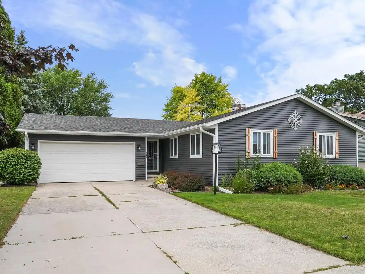1st image of 1668 Atlanta Circle Circle, Manitowoc, WI 54220 | MLS# 1977539
