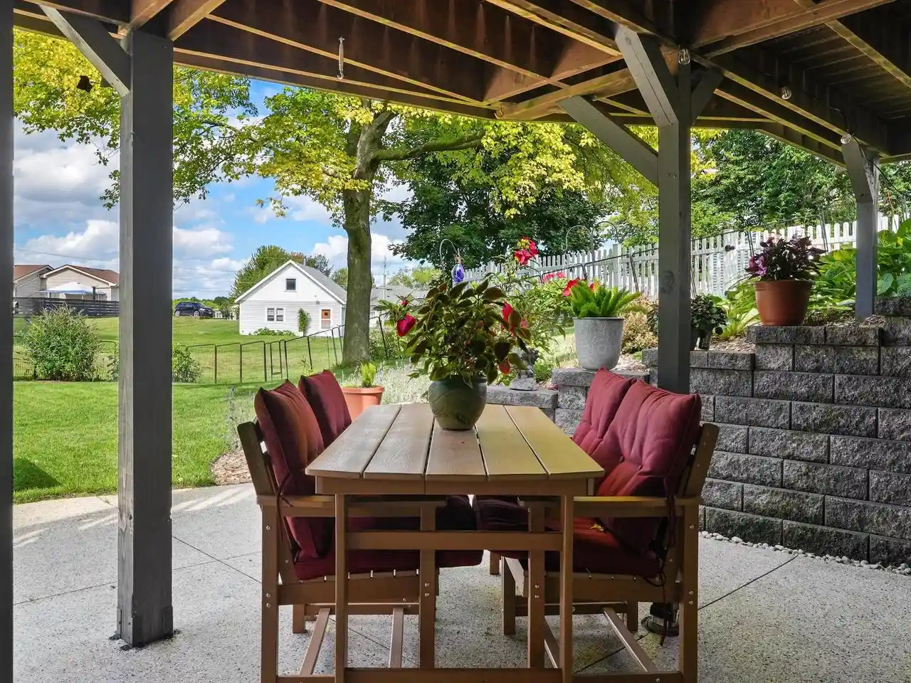 2nd image of 1668 Atlanta Circle Circle, Manitowoc, WI 54220 | MLS# 1977539