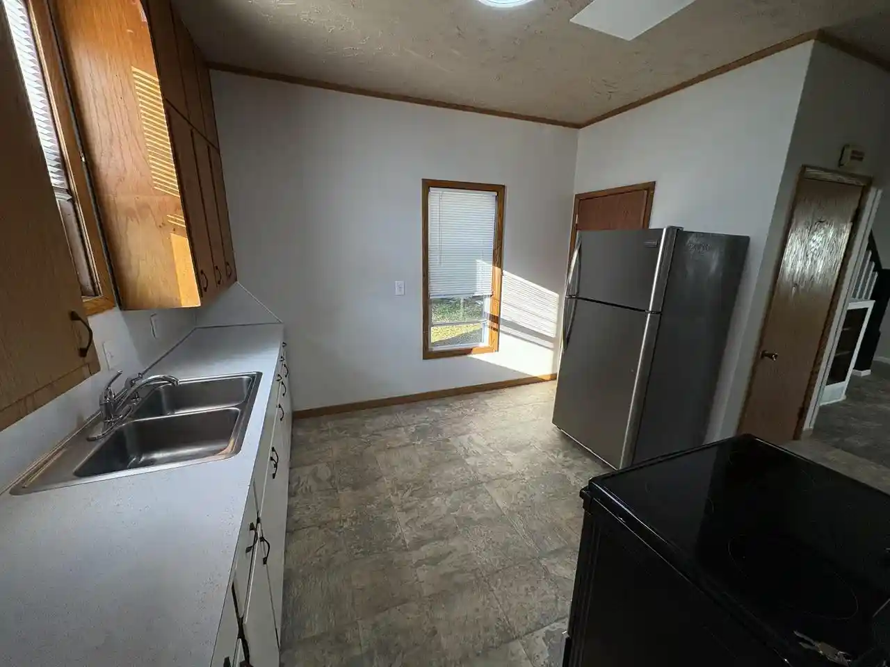 2nd image of 810 S Vine Avenue Avenue, Marshfield, WI 54449 | MLS# 22604133