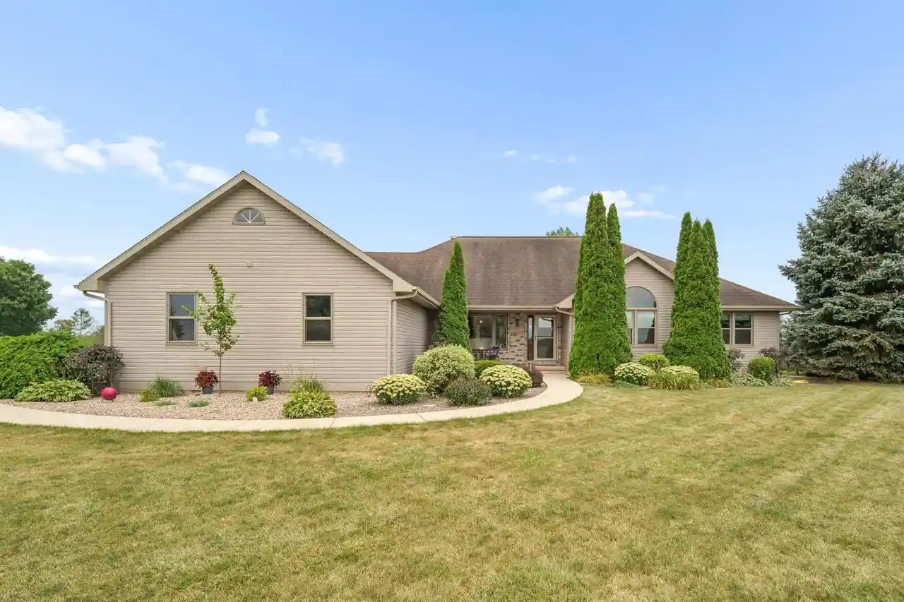 Photo 1 of Single family home for sale at 2855 Freedom Road Road, De Pere, WI 54115 | MLS# 50331566 | Listing updated on 2026-08-27