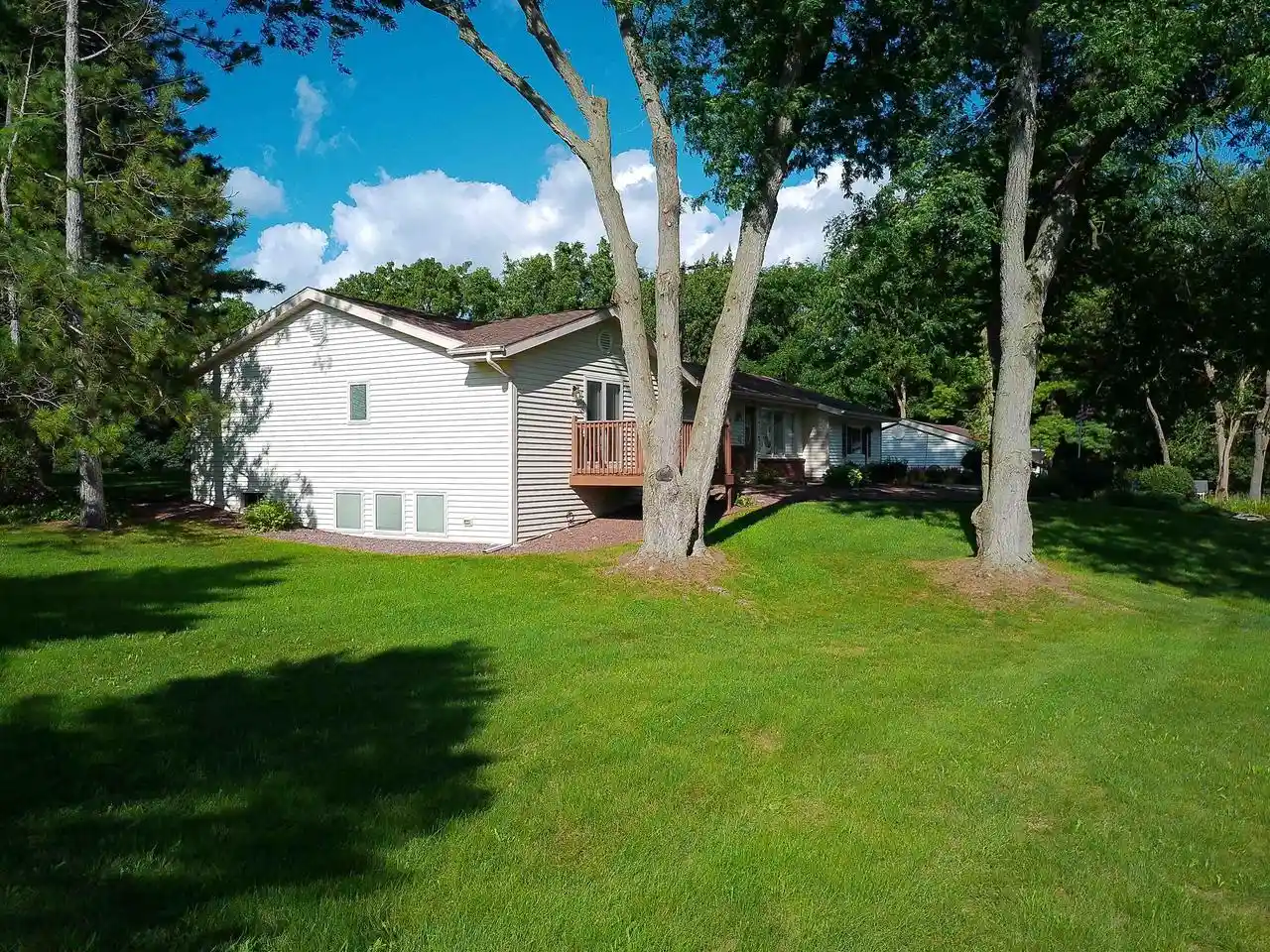 Photo 4 of Single family home for sale at 6830 W Saint Lawrence Avenue Avenue, Beloit, WI 53511 | MLS# 2031164 | Listing updated on 2026-08-26
