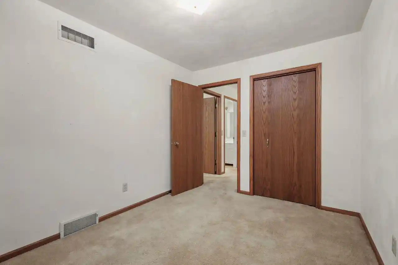 Photo 4 of Condo for sale at 301 Williamsburg Way Ct, Fitchburg, WI 53719 | MLS# 2031166 | Listing updated on 2026-09-10